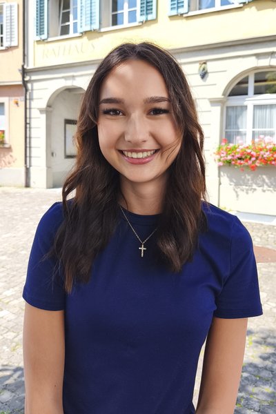 Larissa Hohl.jpg